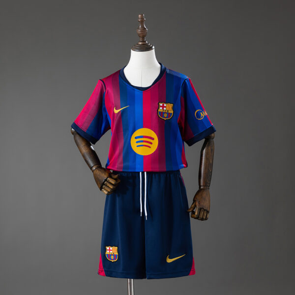 f3bdce4b50.jpg 2026-27 BARCELONA HOME MEN AND KIDS KIT